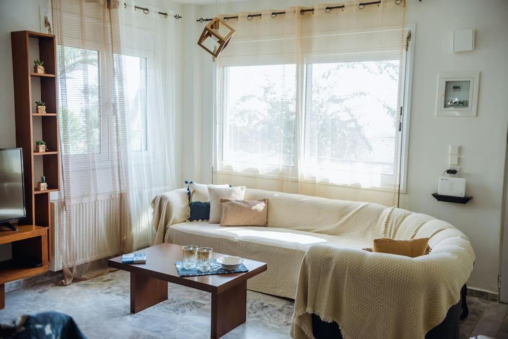 Akadimia Luxury Apartment Mytilene Exterior photo